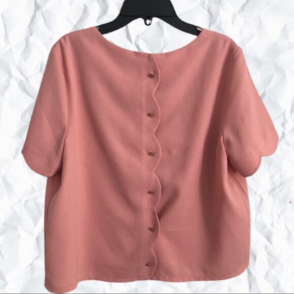 Forever 21 Pink Scalloped Short Sleeve Blouse size medium - Picture 5 of 6